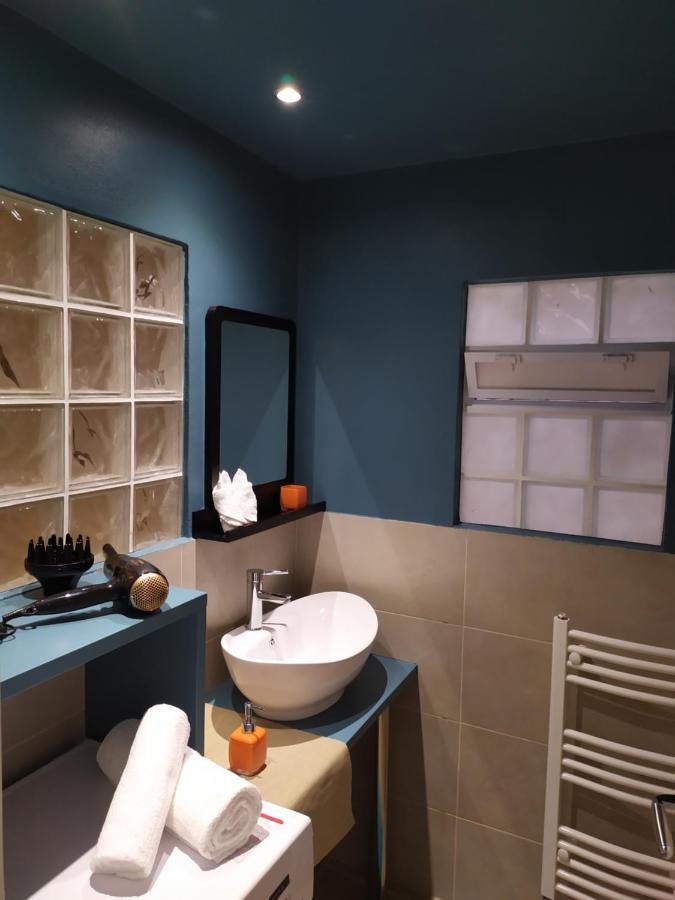 Renovated Apartment Close To Exarchia Square Athens Ngoại thất bức ảnh